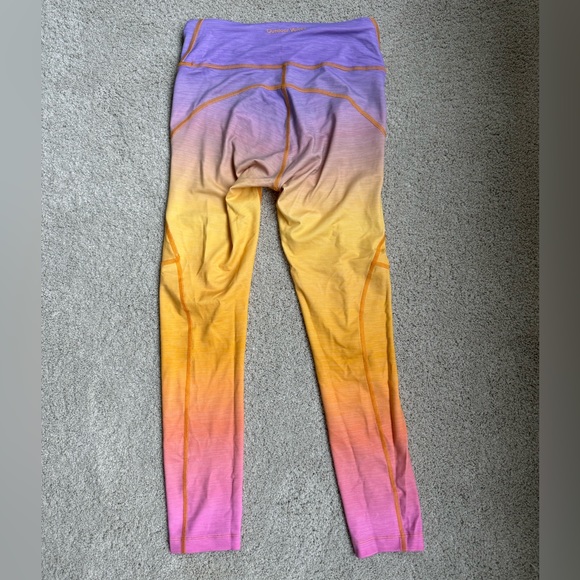 NWOT Outdoor Voices TechSweat™ 7/8 Leggings - Picture 4 of 6